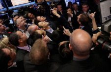 WeWork应对IPO失败提起新诉讼