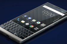 带有物理键盘的BlackBerry 5G智能手机将于明年上市