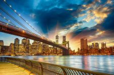 数据：锁定在智能合约中的 ETH 数量大幅上涨，交易所持有的 ETH 锐减
