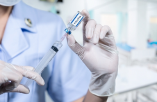 美国宣布成年人可接种新冠疫苗加强针