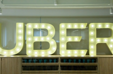 Uber行政总裁飞往伦敦解决司机短缺问题