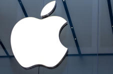苹果将明年上半年的iPhone出货量调升30%