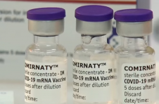 中国考虑引入辉瑞生产的复必泰疫苗